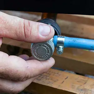 Hands_Carrier_Home-Comfort-Zone-Huntington-Valley-PA